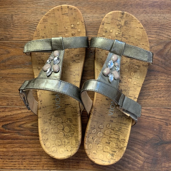 vionic sandals size 10